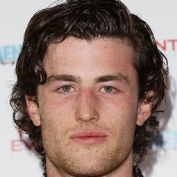 占士法卓維 飾演 Teeth