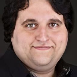 哈坎·埃克 飾演 Hızır