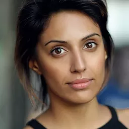 瑞圖·艾莉 飾演 Jenna