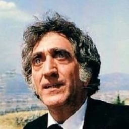 Blaki 飾演 Ayudante director