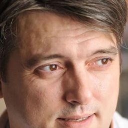 Boris Milivojević 飾演 Vuk