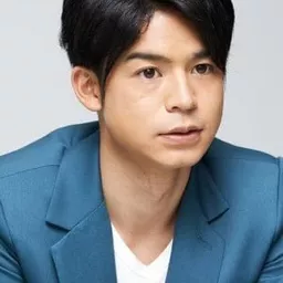 菅谷哲也 飾演 Seigi Koji