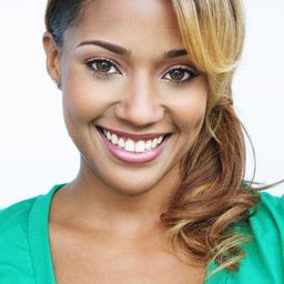 Tanisha Lynn 飾演 Becca