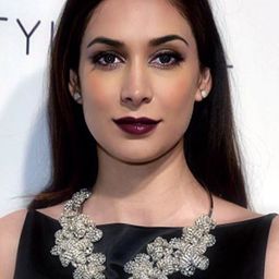 布麗緹·德賽 飾演 Shalmili