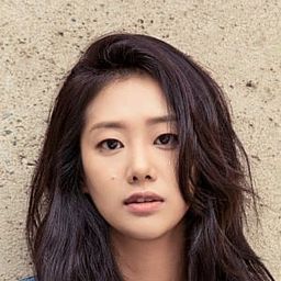 玄朱妮 飾演 Reporter Hyun