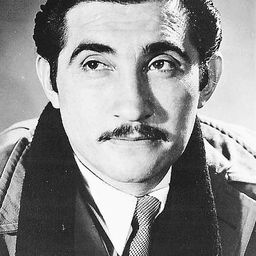 Rodolfo Acosta 飾演 Mexican Rurale Captain