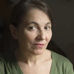 薩迪亞本泰耶布 - 墜惡真相演員 飾演Maître Nour Boudaoud