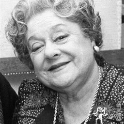 Rafaela Aparicio 飾演 Felisa