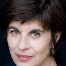 Caroline Chaniolleau 飾演 Hélène