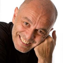 Roberto Rizzi Brignoli 飾演 Conductor