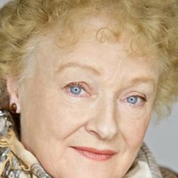 Sue Wallace 飾演 Letty