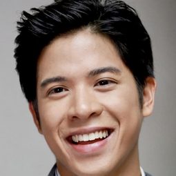Thira Chutikul 飾演 Thai Youth
