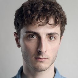 多米尼克·艾波懷特 - 皇上無話兒演員 飾演Valentine Logue