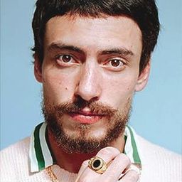 賈法·班比爾拉 飾演 Igor