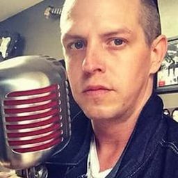 Randy Ebright 飾演 Sr. Caradura (voice)