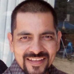 Carlos Balderrama 飾演 