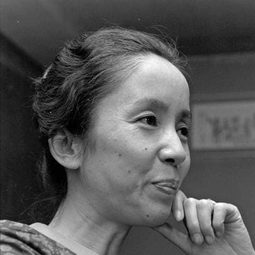 奈良岡朋子 - 青い芽の素顔演員 飾演