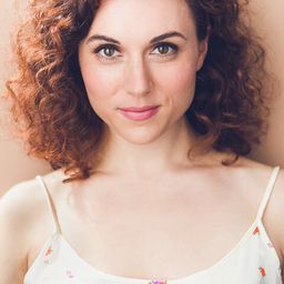 Marina Shay - 朱爾斯演員 飾演Hippie Woman