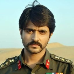 Ashish Sharma 飾演 