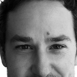 拓奎爾·瓊斯 - 博比·羅布森：超越總教頭導演