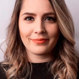 伊達·艾斯拉瓦 飾演 Bea