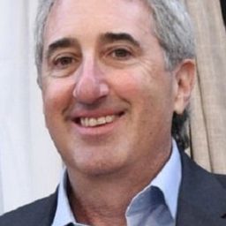 Alan Freedland - 嗜殺路人丙編劇