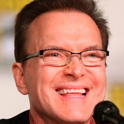 Billy West 飾演 Elmer Fudd