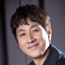 李善均 - 吝嗇羅曼史演員 飾演Jeong-bae