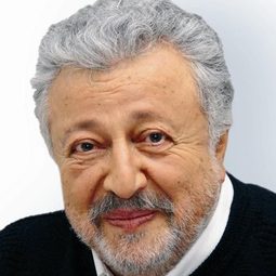 梅廷·阿克皮納爾 飾演 Muhtar Salih