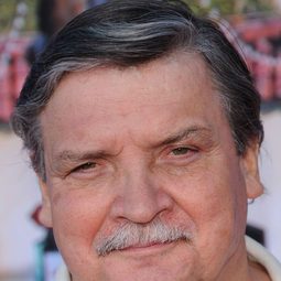 麥可·華利斯 - 哨牙嘜鬼火驚魂演員 飾演Sheriff (voice)