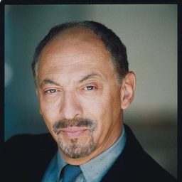 Braeden Marcott 飾演 High Priest #2