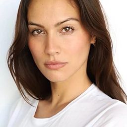 蕾切爾古爾丁 飾演 Gina