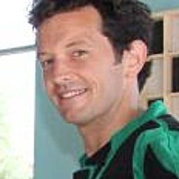 Laurent Quere 飾演 Manu