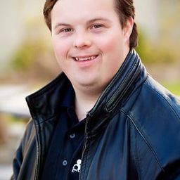 大衛·戴森迪斯 飾演 Produce