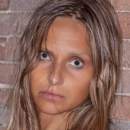 Alessandra Carlesi - The Great Rage演員 飾演Sonia, girl at bar