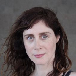 Eva Tecedeiro 飾演 Irmã Júlia