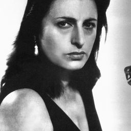 Anna Magnani 飾演 Anna Magnani