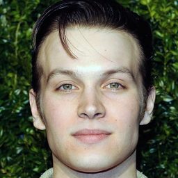 Noah Le Gros 飾演 Joey