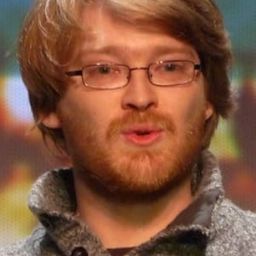 Tristan Schulmann 飾演 Self