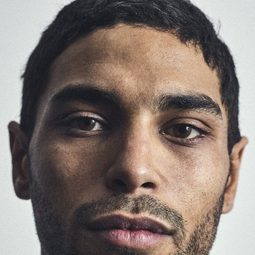 Nassim Si Ahmed 飾演 Alain