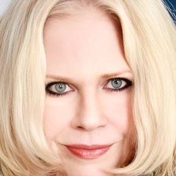 Susan Lanier - Area 51演員 飾演Jennefer's Mom