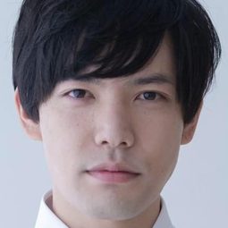 長谷川大 - 飆速宅男演員 飾演Uwaso Ayato