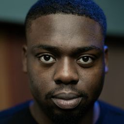 德米·拉迪波 飾演 Jase