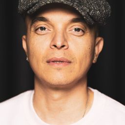 拉希德·巴杜里 飾演 Biker / Barman / Rastaman