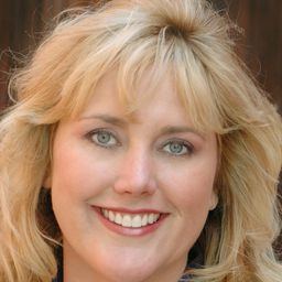 泰芮·道格拉斯 飾演 Additional Voices (voice)