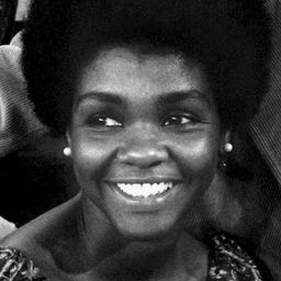 Ta-Tanisha 飾演 Night Nurse