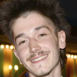 François Deblock 飾演 Lucas