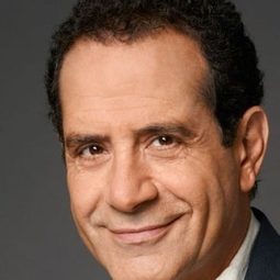 東尼·沙霍柏 飾演 George Sitkowski