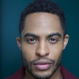 布蘭登·P·貝爾 飾演 Troy Fairbanks