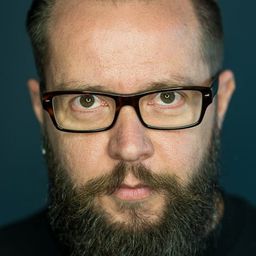 Richard Ian Cox - 芭比和神秘之門演員 飾演Whiff (voice)